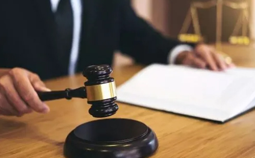 刑事犯罪精神賠償什么時(shí)間給付？(圖1)
